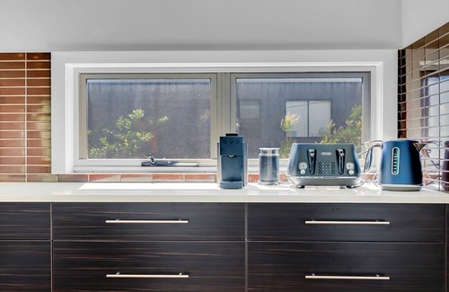 Culburra Beach House | Sunshine Beach House - 25 metre walk to the beach