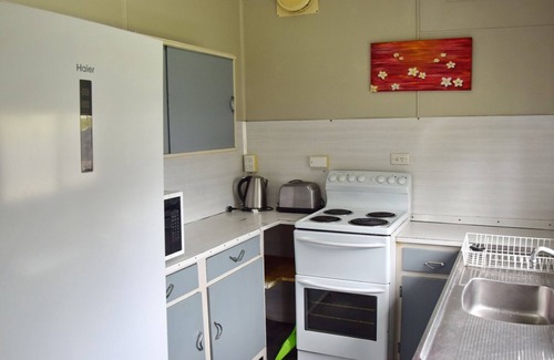 South West Rocks Cottage | Sunshine Cottage - walk to the beach