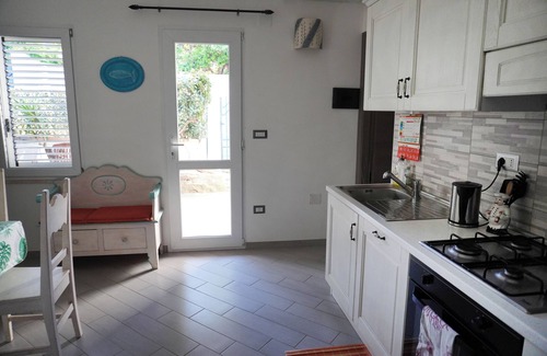 Olbia Cottage | Sunshine cottage a few steps from the sea
