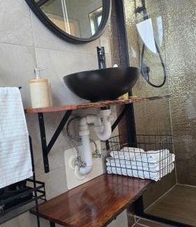 Clontarf House | Sunshine cottage