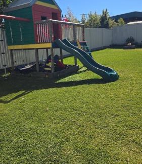 Clontarf House | Sunshine cottage