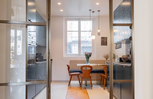 Neuilly-sur-Seine Apartment | Sunshine Delight, by Veeve