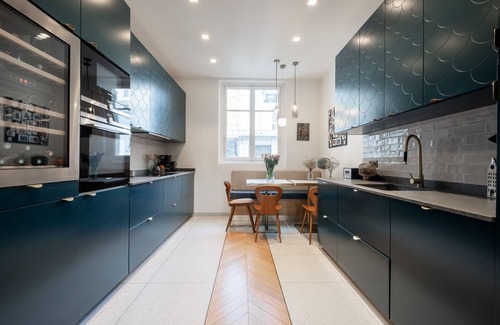 Neuilly-sur-Seine Apartment | Sunshine Delight, by Veeve