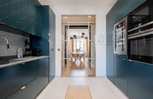 Neuilly-sur-Seine Apartment | Sunshine Delight, by Veeve