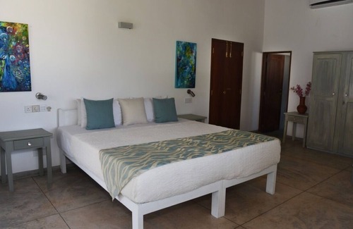 Hettimulla House | Sunshine Filled Beach Escape