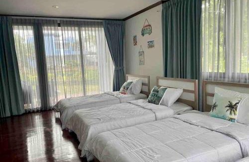Na Chom Thian House | Sunshine House at Sunset Beach
