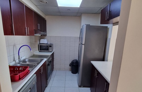 Al Riffa Apartment | Sunshine Lagoon View Large Balcony - 5m from beach!