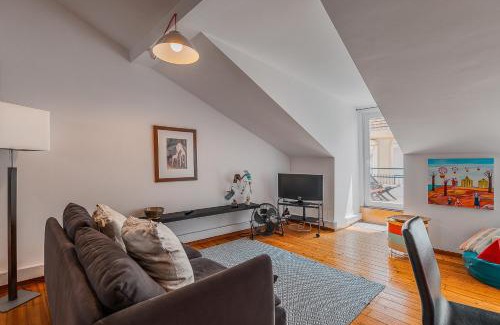 Santos Apartment | Sunshine Madragoa