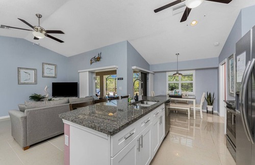 Englewood East House | Sunshine on Sunnybrook