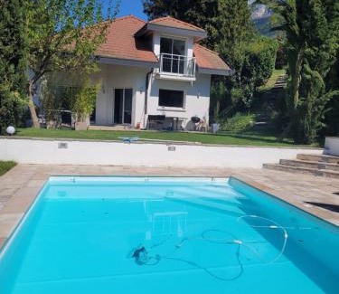 Veyrier-du-Lac Villa | Sunshine Villa in front of Annecy Lake
