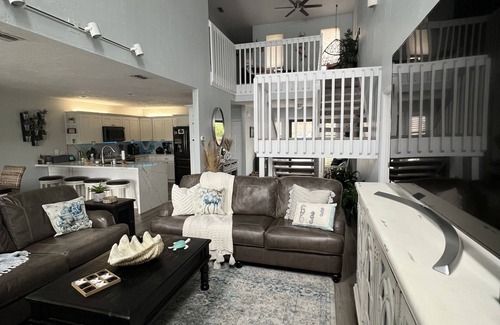 New Smyrna Beach House | Sunshine Villa in New Smyrna Beach.minutes from Beach!