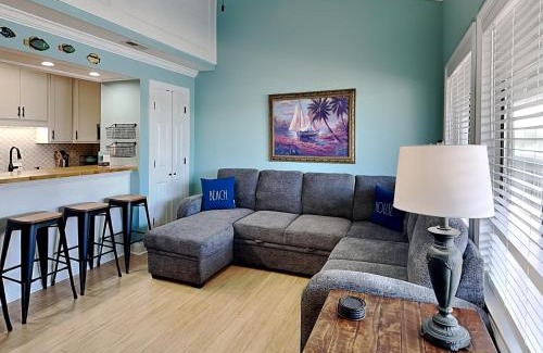 Holiday Beach Apartment | Sunswept Condominium #210