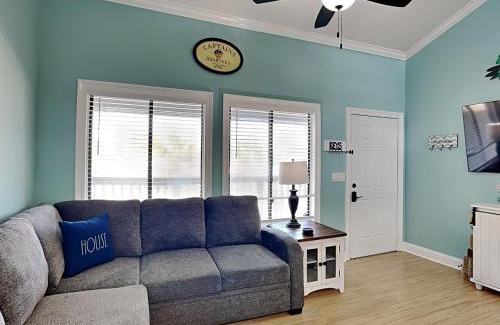 Holiday Beach Apartment | Sunswept Condominium #210