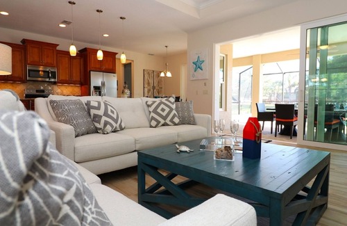 Pinehurst House | Suntan | Canal view | Pool | Bikes