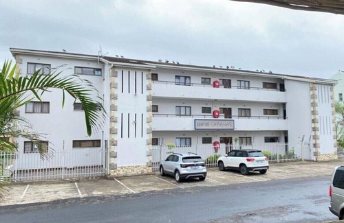 Margate Apartment | Suntide Cabanas ground floor studio apartment, Margate beach