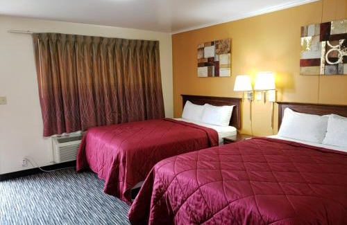 Sedalia Hotel | Super 7 Motel