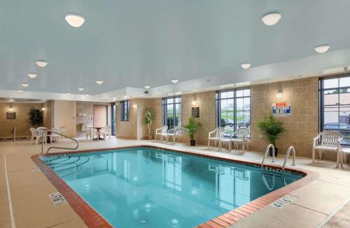 Uniontown Hotel | Super 8 by Wyndham Akron S/Green/Uniontown OH