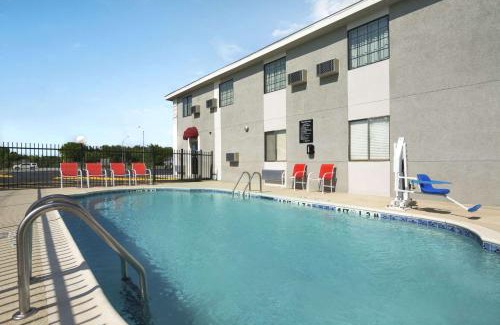 Ardmore Hotel | Super 8 by Wyndham Ardmore