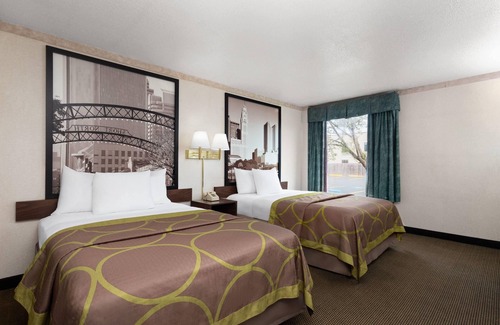 Columbus Hotel | Super 8 by Wyndham Columbus