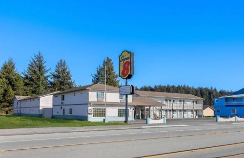 Crescent City Hotel | Super 8 by Wyndham Crescent City