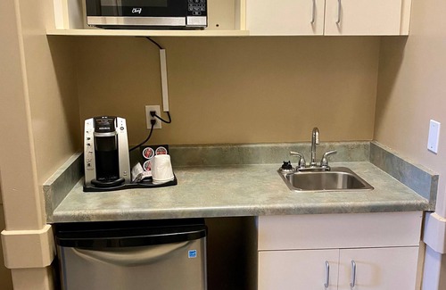 Southside Hotel | Super 8 by Wyndham Edmonton South