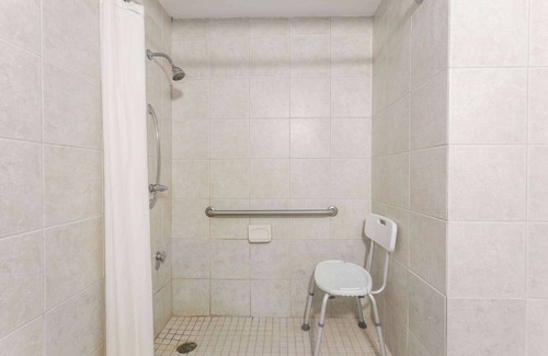 Hardeeville Hotel | Super 8 by Wyndham Hardeeville/Savannah North