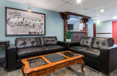 Dupont Hotel | Super 8 by Wyndham Henderson North East Denver