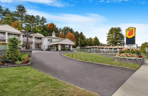 Lake George Hotel | Super 8 by Wyndham Lake George/Downtown