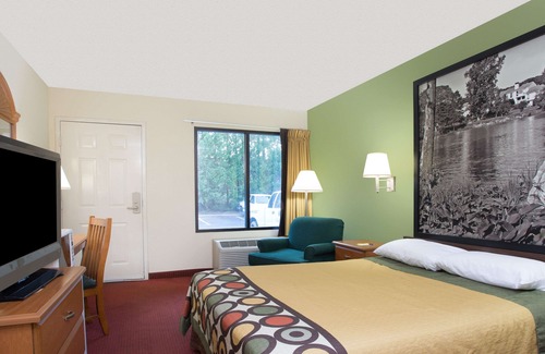 Lavonia Hotel | Super 8 by Wyndham Lavonia