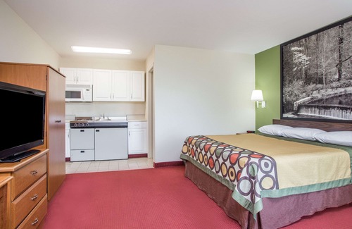 Lavonia Hotel | Super 8 by Wyndham Lavonia