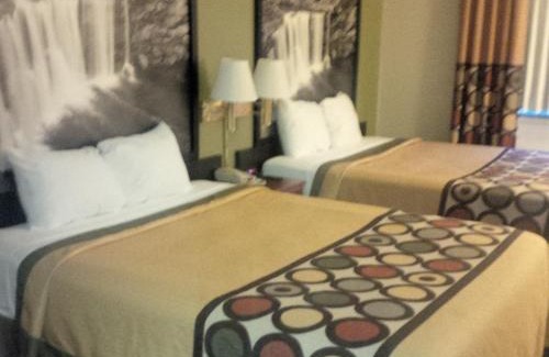 Madison Hotel | Super 8 by Wyndham Madison IN