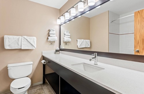 Meadow Lake Hotel | Super 8 by Wyndham Meadow Lake