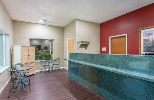Monticello Hotel | Super 8 by Wyndham Monticello