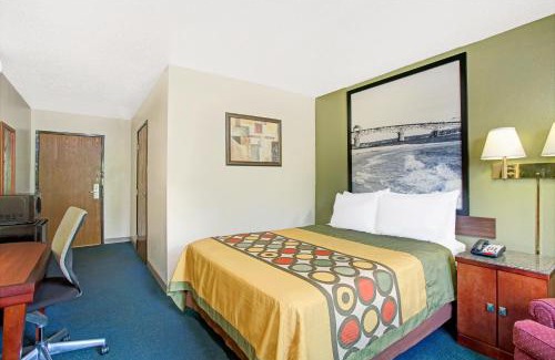 Newport News Hotel | Super 8 by Wyndham Newport News/Jefferson Ave.