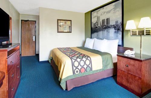 Newport News Hotel | Super 8 by Wyndham Newport News/Jefferson Ave.