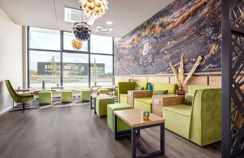 Oberhausen Hotel | Super 8 by Wyndham Oberhausen am Centro
