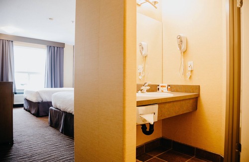 Revelstoke Hotel | Super 8 by Wyndham Revelstoke BC