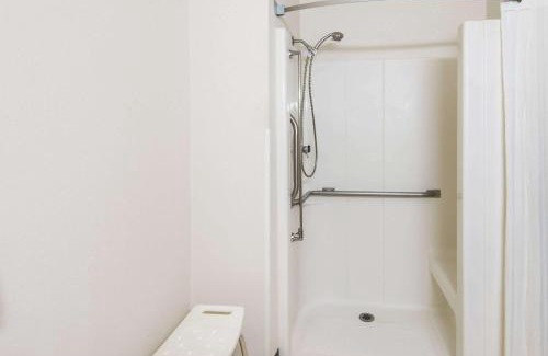 Richfield Hotel | Super 8 by Wyndham Richfield Cleveland