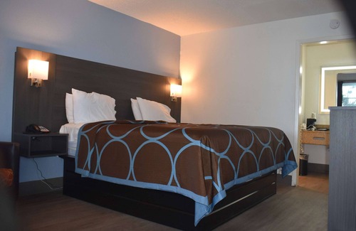 Riverside Hotel | Super 8 by Wyndham Riverside AL