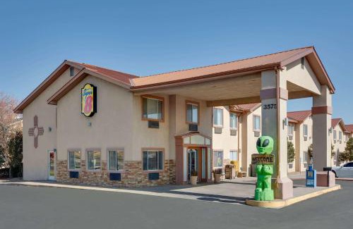 Roswell Hotel | Super 8 by Wyndham Roswell