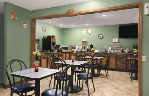 Russellville Hotel | Super 8 by Wyndham Russellville