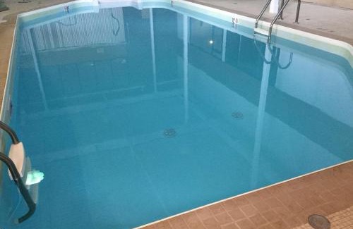 Spruce Grove Hotel | Super 8 by Wyndham Spruce Grove