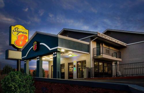 Tulsa Hotel | Super 8 by Wyndham Tulsa/Arpt/St Fairgrounds