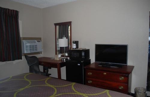 Warner Robins Hotel | Super 8 by Wyndham Warner Robins
