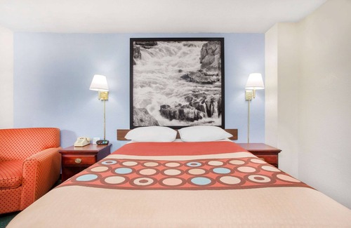 Warner Robins Hotel | Super 8 by Wyndham Warner Robins