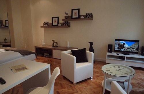 Moabit Apartment | Super * * * apartment at the main station with garden, internet, washing machine