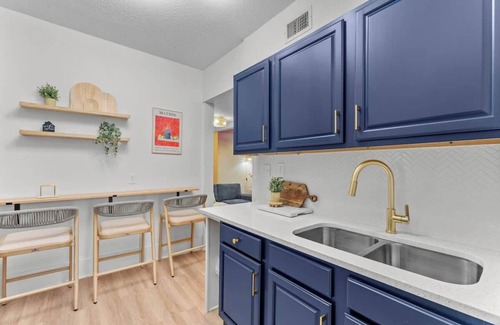 Historic Downtown Kissimmee House | SUPER BOHO - LAKE TOHO, FISHiNG, CIVIC CeNTER