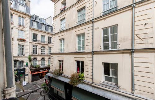 Les Halles Apartment | SUPER CENTRAL - Montorgueil - Designer Studio