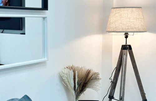 Kensington Apartment | Super Central - NEW Apartment with 24h Concierge!