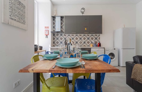 Chiado Apartment | Super Central Walk Anywhere w/AC, Lift, 3BDR, 2BA